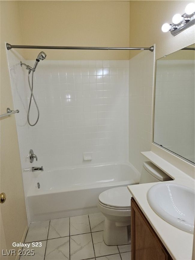 916 Autumn Royal Ln, House other with 3 bedrooms, 2 bathrooms and null parking in Las Vegas NV | Image 15