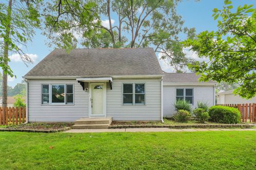 4811 Roslyn Rd, Downers Grove, IL, 60515-5800 | Card Image