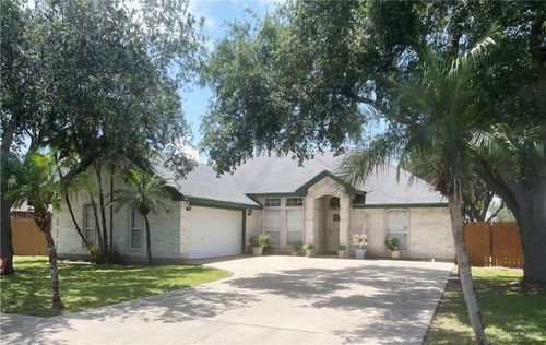 819 Quail Hollow Dr, Weslaco, TX, 78596-7833 | Card Image