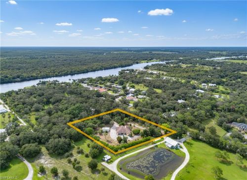 2050 Snyder Dr, Alva, FL, 33920-3623 | Card Image