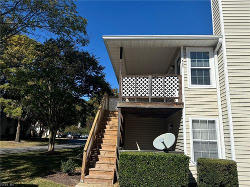 302 Thalia Station Ct, Virginia Beach, VA, 23452-1752 | Card Image