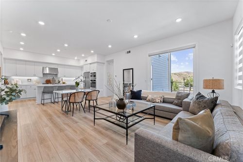 167 Sash, Irvine, CA, 92618-1456 | Card Image