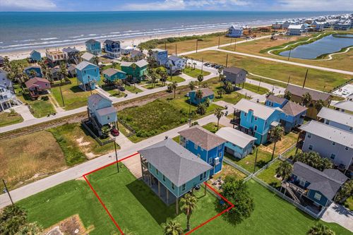 11216 Reagor Way, Galveston, TX, 77554-8747 | Card Image
