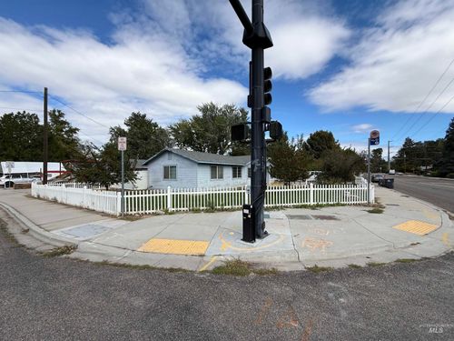 2118 W Overland Rd, Boise, ID, 83705-3148 | Card Image