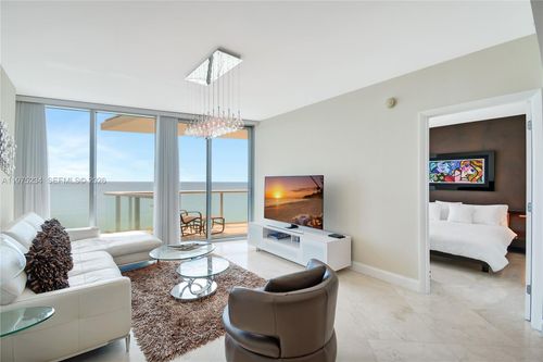 apt-2006-17001 Collins Ave, Sunny Isles Beach, FL, 33160-3674 | Card Image