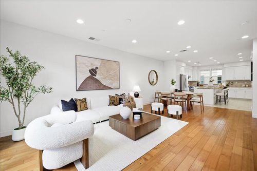 2927 Kaiser Dr, Santa Clara, CA, 95051-6079 | Card Image