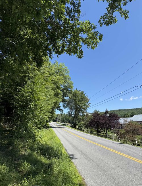 1475 Brockways Mills Rd, Chester, VT, 05143-8785 | Card Image