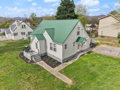 31 Cemetery Rd, Williamsburg, KY, 40769-1537 | Card Image