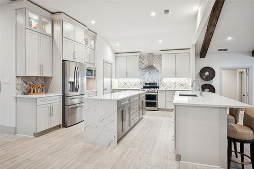 518 Lake Vis N, Highland Village, TX, 75077-6814 | Card Image