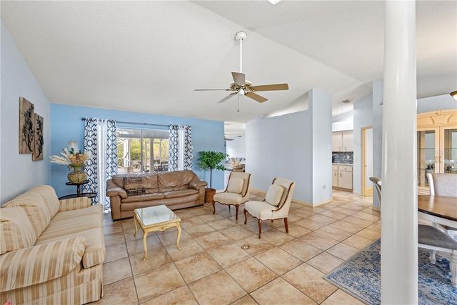 12950 Sw Pembroke Cir S, House other with 3 bedrooms, 2 bathrooms and null parking in LAKE SUZY FL | Image 10
