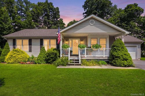 22 Rosewood Ln, Wurtsboro, NY, 12790-8025 | Card Image