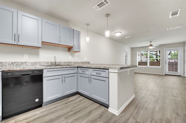 APT-201 - 6108 Abrams Rd, Condo with 2 bedrooms, 1 bathrooms and null parking in Dallas TX | Image 4