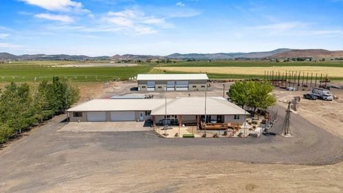 891 Cross Rd, Klamath Falls, OR, 97603-9730 | Card Image