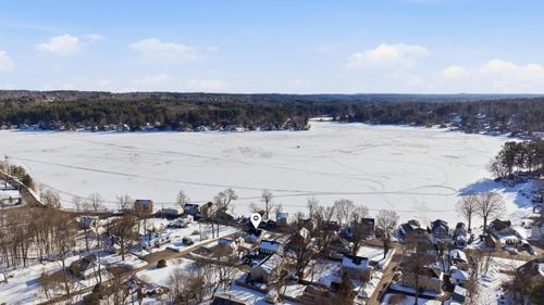 18 N Shore Rd, Derry, NH, 03038-5112 | Card Image