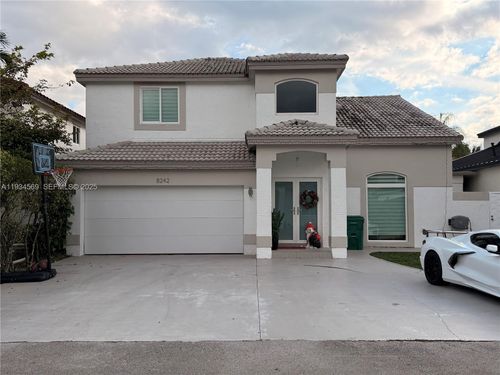 8242 Nw 200th Ter, Hialeah, FL, 33015-5905 | Card Image