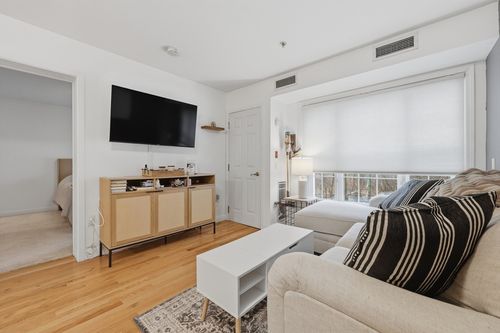 apt-210-145 Bennington St, Revere, MA, 02151-5538 | Card Image