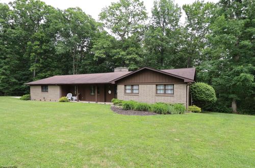 428 Pinewood Dr, Elkins, WV, 26241-7415 | Card Image