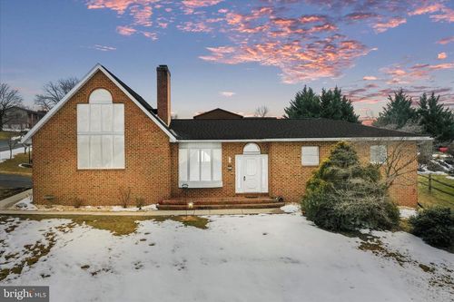 47 Emerald Dr, CHAMBERSBURG, PA, 17202-8237 | Card Image