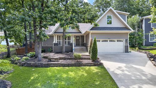 3225 N Kings Cross, Fayetteville, AR, 72703-4527 | Card Image