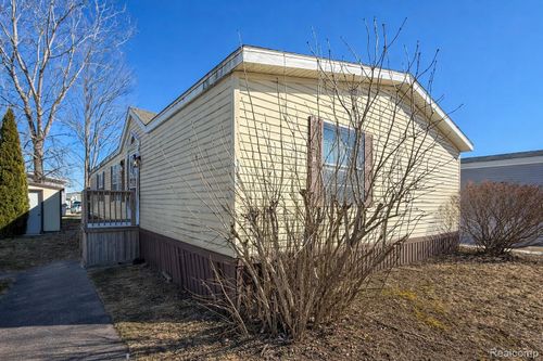 1898 Evergreen Ln, Ypsilanti, MI, 48198-9518 | Card Image