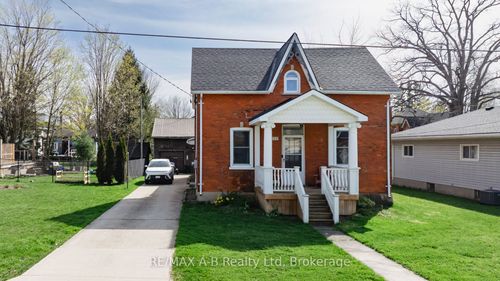 130 Quebec St, Mitchell, ON, N0K1N0 | Card Image