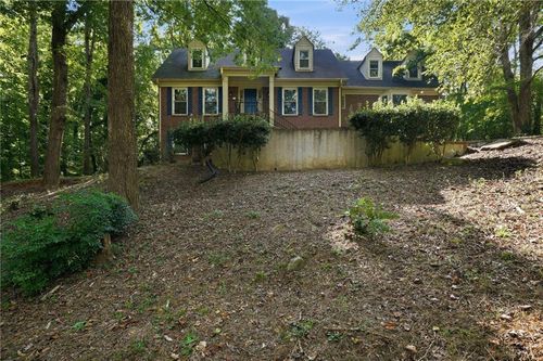 4927 Castlewood Dr Sw, Lilburn, GA, 30047-4715 | Card Image