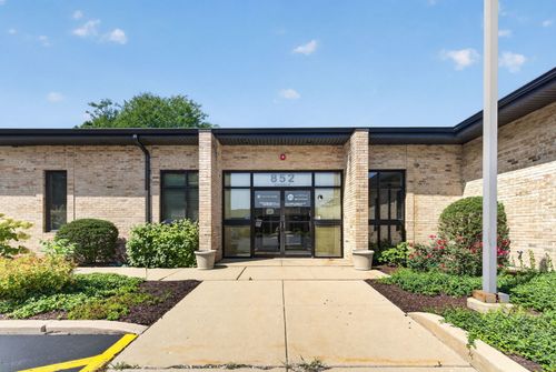 852 W Bartlett Rd, Bartlett, IL, 60103-4402 | Card Image