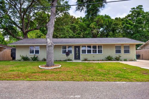 101 Olson Ave, Long Beach, MS, 39560-5825 | Card Image