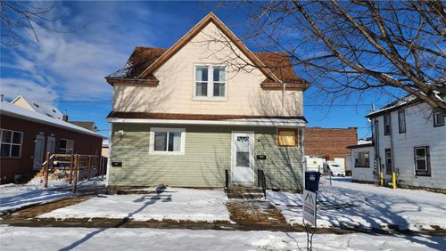 209 W 5th St, Vinton, IA, 52349-1220 | Card Image