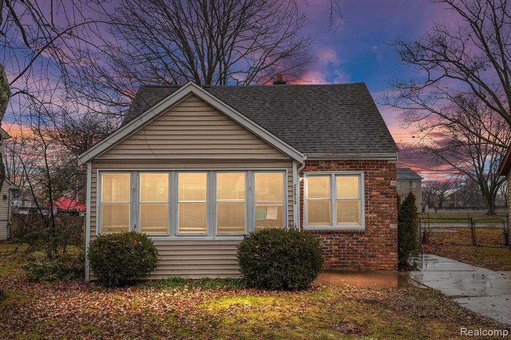 Ridgemont Rd, Harper Woods, MI 48225