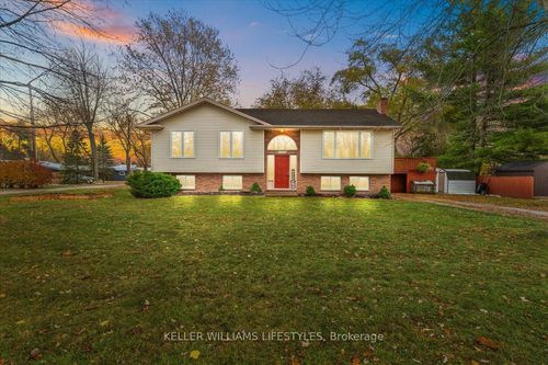 {{alt}} | Card Image