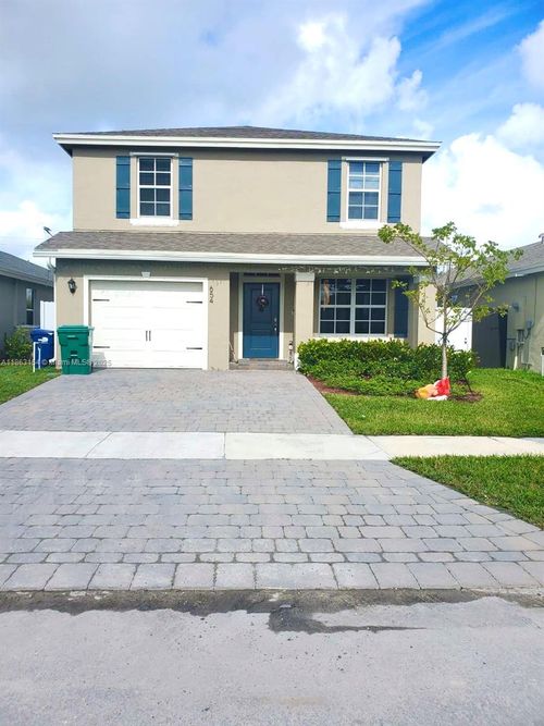 654 Ne 5th Way, Florida City, FL, 33034-3261 | Card Image