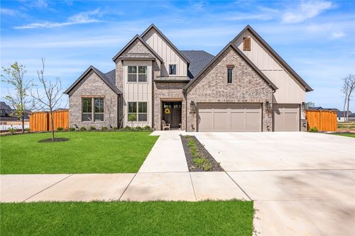 8805 W Milky Way, Bentonville, AR, 72713-6126 | Card Image