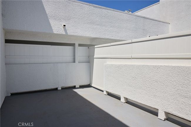 APT-302 - 2110 S Bentley Ave, Condo with 2 bedrooms, 2 bathrooms and 2 parking in LOS ANGELES CA | Image 8