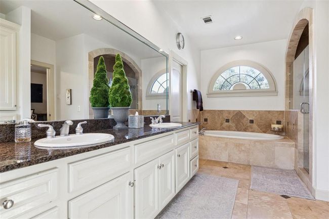 5558 Aspen St, House other with 5 bedrooms, 7 bathrooms and 3 parking in Bellaire TX | Image 19
