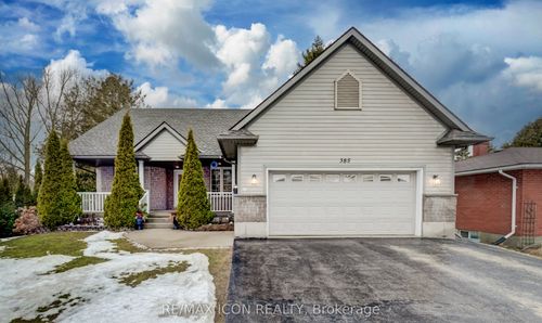 385 Birmingham St E, Mount Forest, ON, N0G2L2 | Card Image