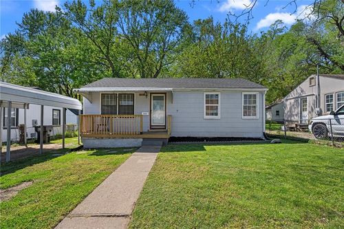 810 S Woodland Ave, Independence, MO, 64052-4047 | Card Image