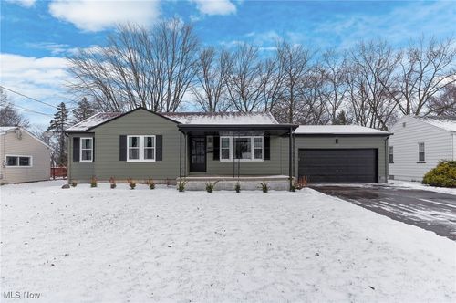 2821 Rexford Rd, Youngstown, OH, 44511-2133 | Card Image