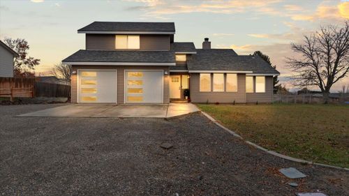 182 Travis Ln, Kennewick, WA, 99338-7317 | Card Image