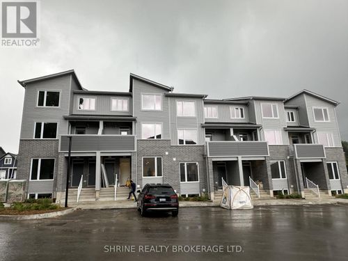 7-990 Deveron Crescent, London South (South J), ON, N5Z0B7 | Card Image