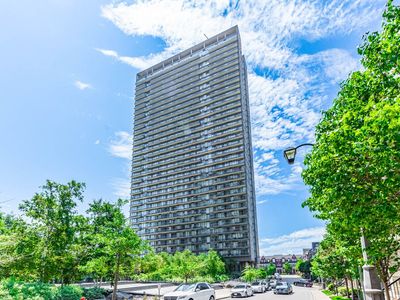 902 - 105 The Queensway, Condo with 2 bedrooms, 2 bathrooms and 1 parking in Toronto ON | Image 2