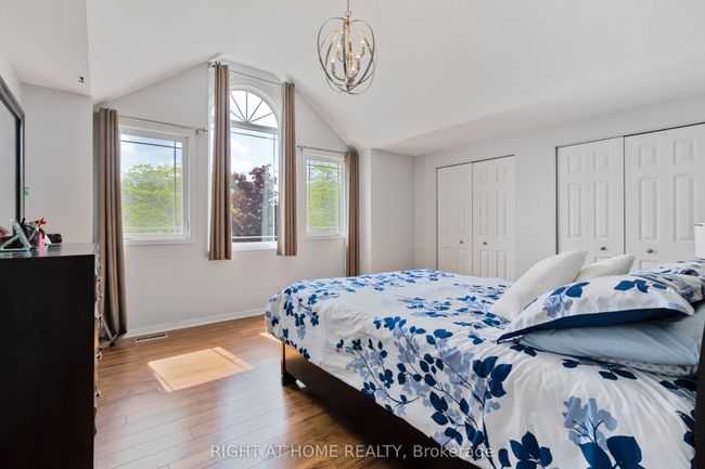 82 Rossmore Crt, House other with 3 bedrooms, 2 bathrooms and 2 parking in London ON | Image 10