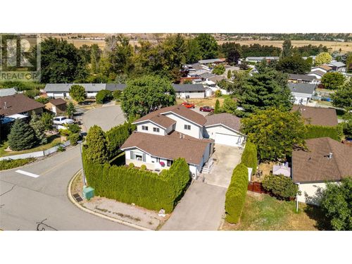 2509 Cornwall Dr, Penticton, BC, V2A6R8 | Card Image