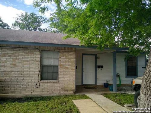 1811 Fresno, San Antonio, TX, 78201-3557 | Card Image