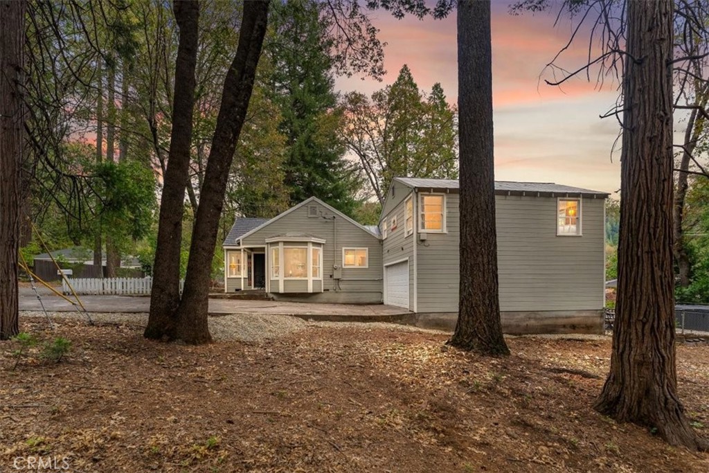 Residential Lease in Dunsmuir 3