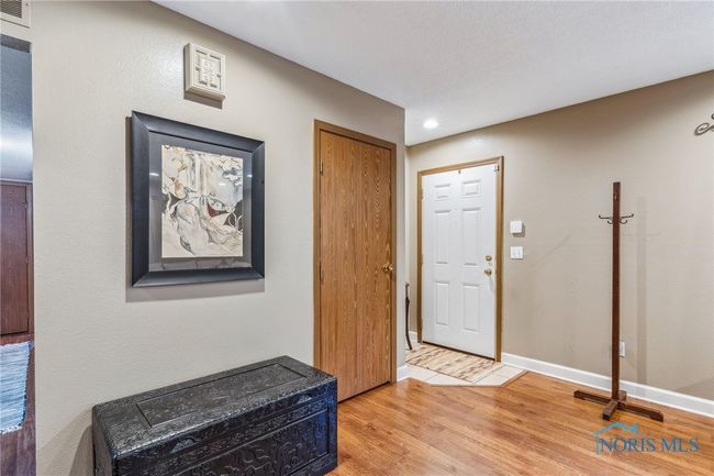 6727 Pelton Dr, House other with 3 bedrooms, 2 bathrooms and 2 parking in Whitehouse OH | Image 7