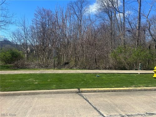 314 Kaylee Dr, Wadsworth, OH, 44281-8853 | Card Image