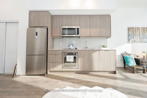 101-36 Forest Manor Road, North York, ON, M2J1M1 | Card Image