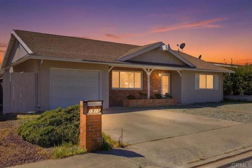 1915 Edith Dr, Escondido, CA, 92026-1015 | Card Image