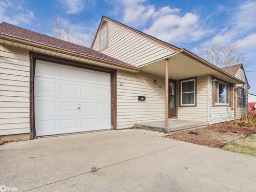 107 O Ave E, Oskaloosa, IA, 52577-1835 | Card Image